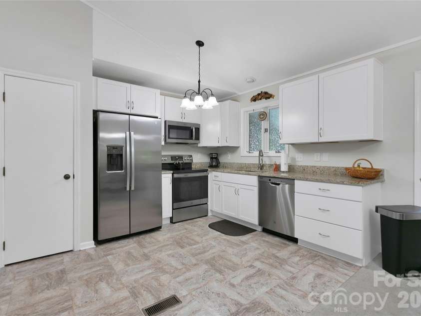 222 Sedi Lane, Brevard, NC 28712.  MLS# CAR4403900, YatesRealty ID 6666. 