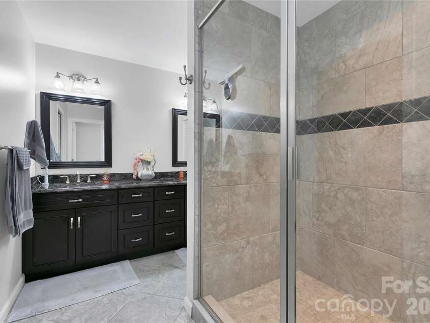 222 Sedi Lane, Brevard, NC 28712.  MLS# CAR4403900, YatesRealty ID 6666. Spa Bath