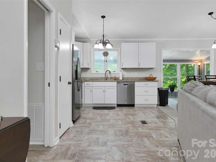 222 Sedi Lane, Brevard, NC 28712.  MLS# CAR4403900, YatesRealty ID 6666. Spacious Kitchen