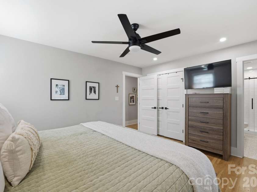 1026 Rollingwood Drive, Charlotte, NC 28217.  MLS# CAR4360398, YatesRealty ID 6668. 