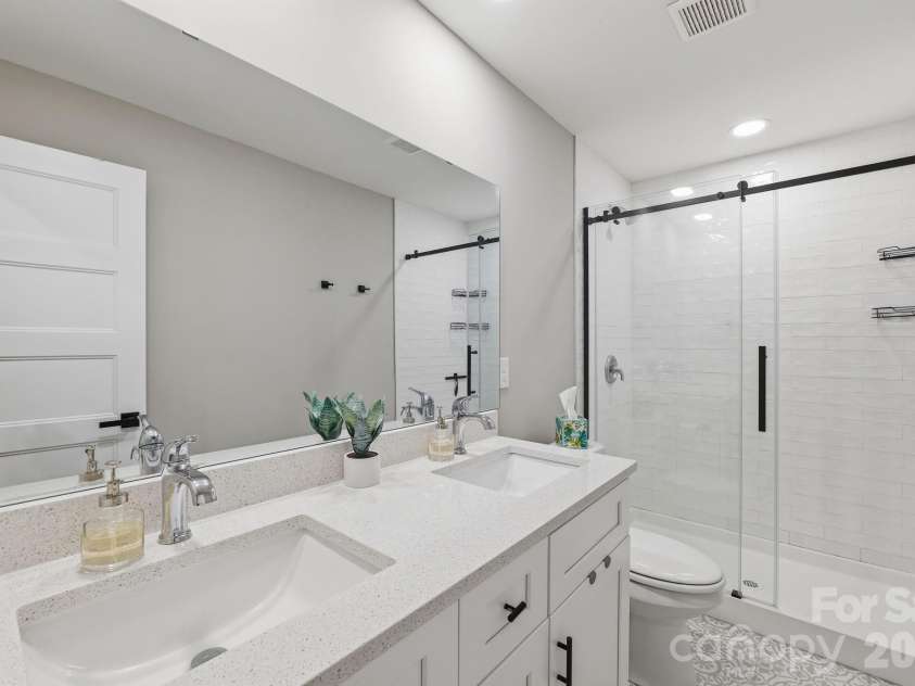 1026 Rollingwood Drive, Charlotte, NC 28217.  MLS# CAR4360398, YatesRealty ID 6668. 