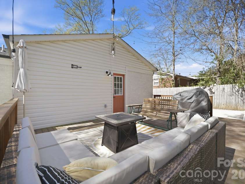 1026 Rollingwood Drive, Charlotte, NC 28217.  MLS# CAR4360398, YatesRealty ID 6668. 