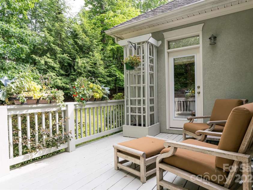 7 White Palmer Court, Biltmore Lake, NC 28715.  MLS# CAR4267190, YatesRealty ID 6668. 