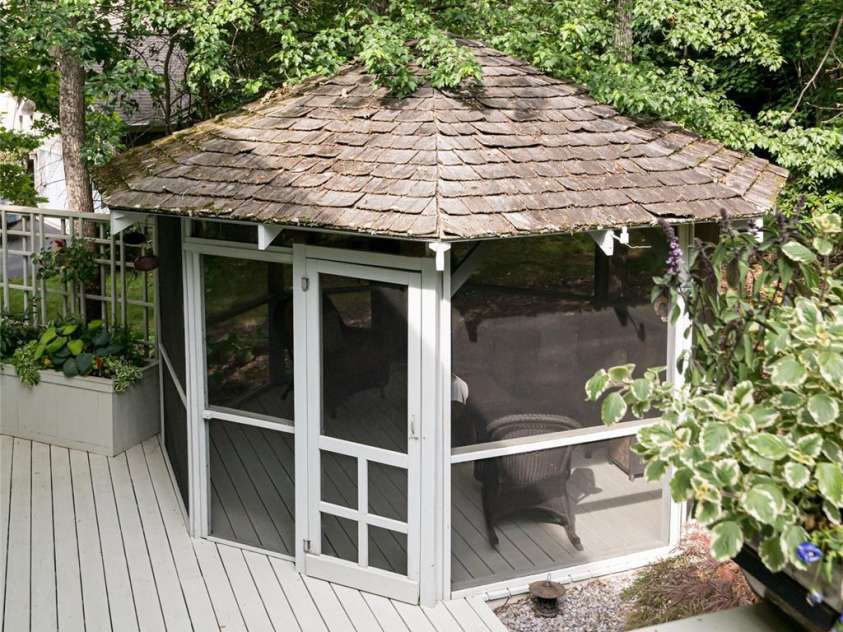 7 White Palmer Court, Biltmore Lake, NC 28715.  MLS# CAR4267190, YatesRealty ID 6668. 