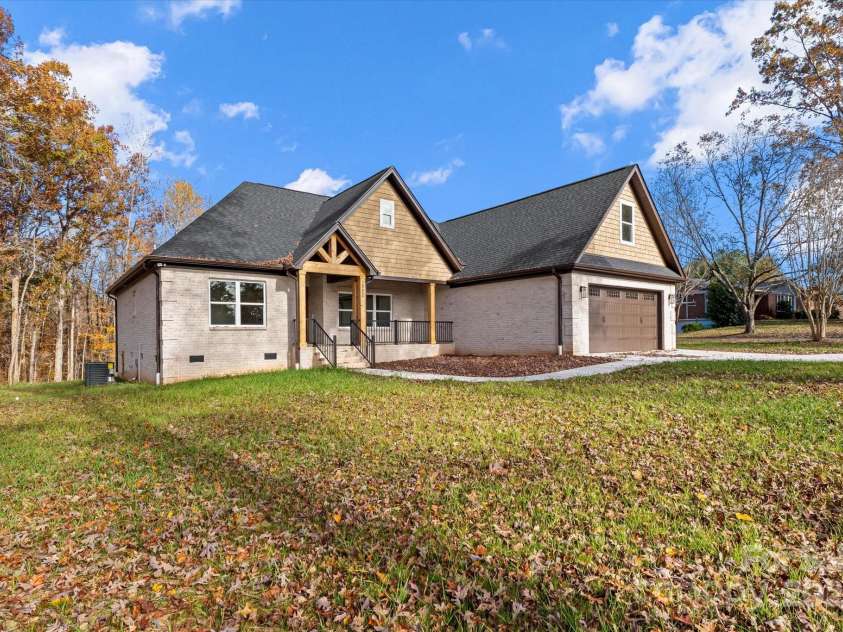 1500 Crowders Creek Road, Gastonia, NC 28052.  MLS# CAR4321860, YatesRealty ID 667. Full Brick w/Shake Accents