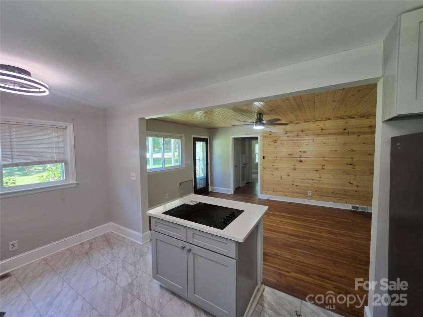 1733 Merry Oaks Road, Charlotte, NC 28205.  MLS# CAR4254435, YatesRealty ID 667. 