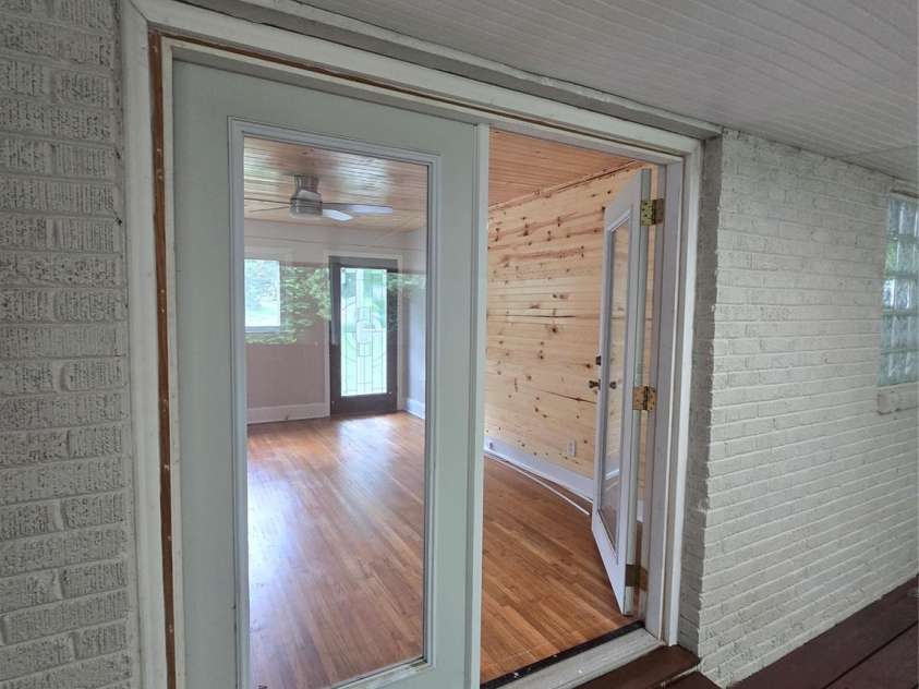 1733 Merry Oaks Road, Charlotte, NC 28205.  MLS# CAR4254435, YatesRealty ID 667. 