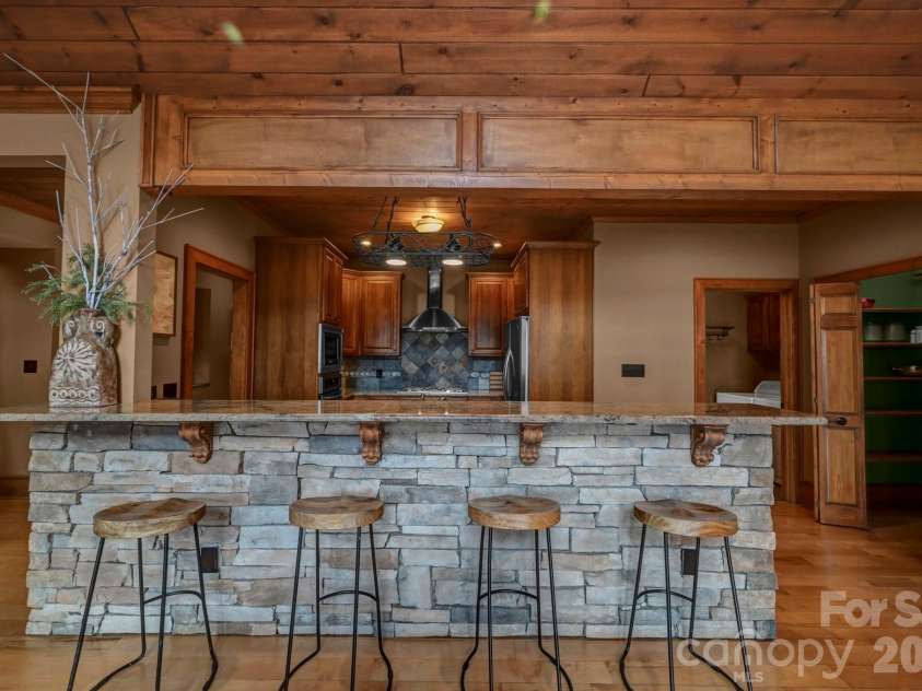 1226 Grouse Moor Drive, Sugar Mountain, NC 28604.  MLS# CAR4347212, YatesRealty ID 6670. 