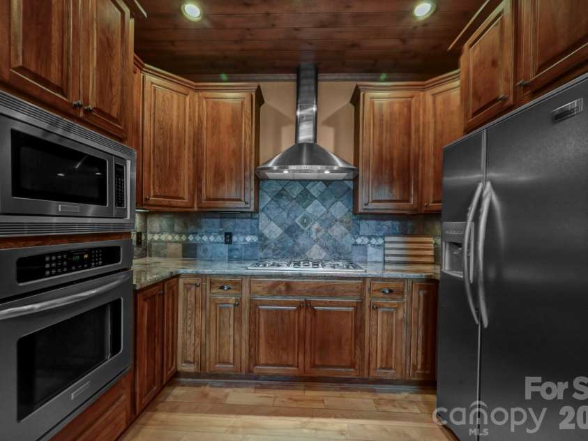 1226 Grouse Moor Drive, Sugar Mountain, NC 28604.  MLS# CAR4347212, YatesRealty ID 6670. 