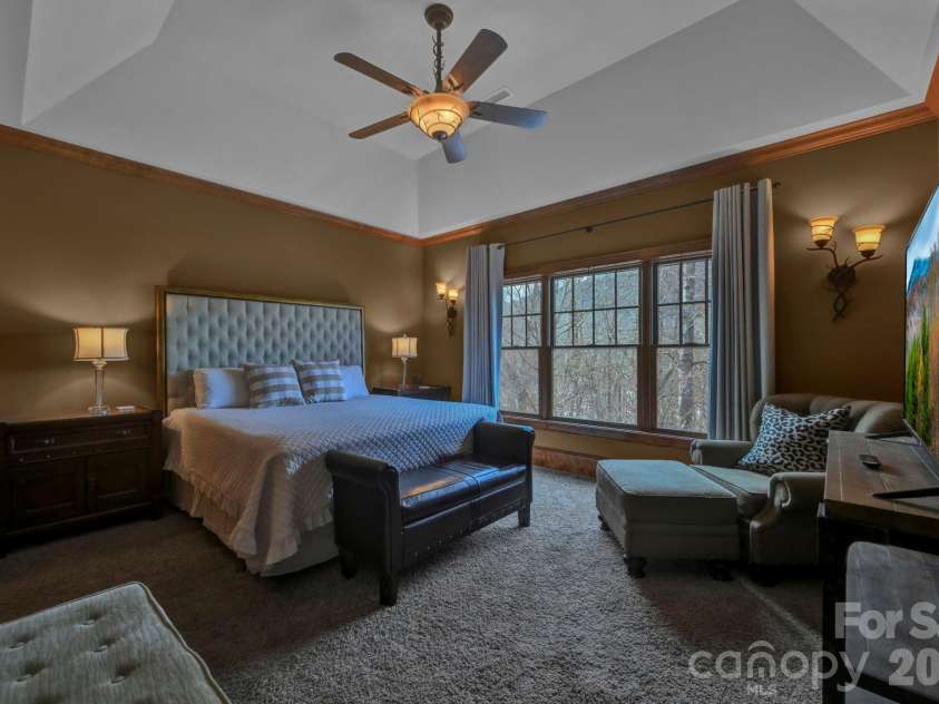 1226 Grouse Moor Drive, Sugar Mountain, NC 28604.  MLS# CAR4347212, YatesRealty ID 6670. 