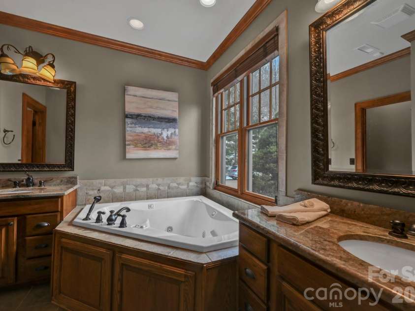 1226 Grouse Moor Drive, Sugar Mountain, NC 28604.  MLS# CAR4347212, YatesRealty ID 6670. 