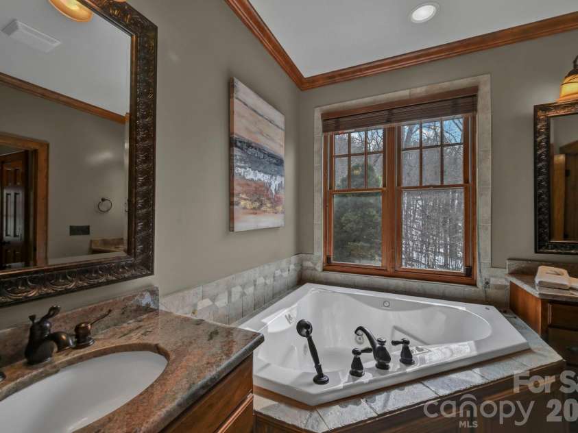 1226 Grouse Moor Drive, Sugar Mountain, NC 28604.  MLS# CAR4347212, YatesRealty ID 6670. 