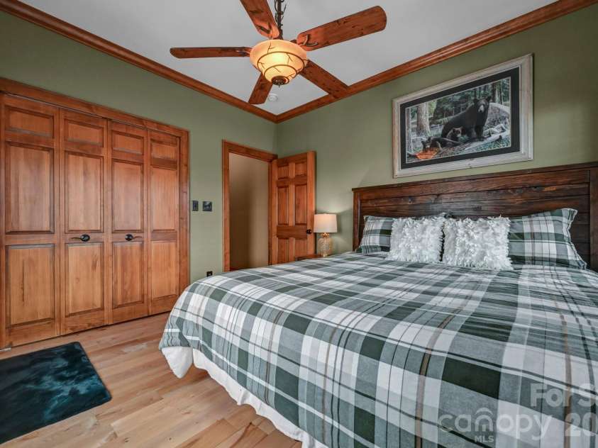 1226 Grouse Moor Drive, Sugar Mountain, NC 28604.  MLS# CAR4347212, YatesRealty ID 6670. 