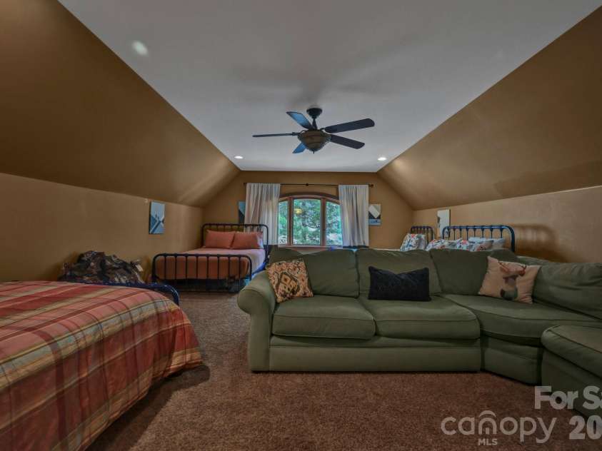 1226 Grouse Moor Drive, Sugar Mountain, NC 28604.  MLS# CAR4347212, YatesRealty ID 6670. 