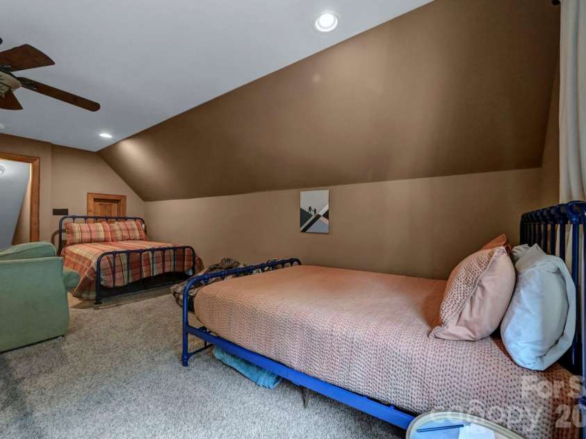 1226 Grouse Moor Drive, Sugar Mountain, NC 28604.  MLS# CAR4347212, YatesRealty ID 6670. 