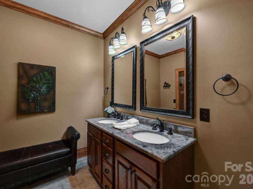 1226 Grouse Moor Drive, Sugar Mountain, NC 28604.  MLS# CAR4347212, YatesRealty ID 6670. 