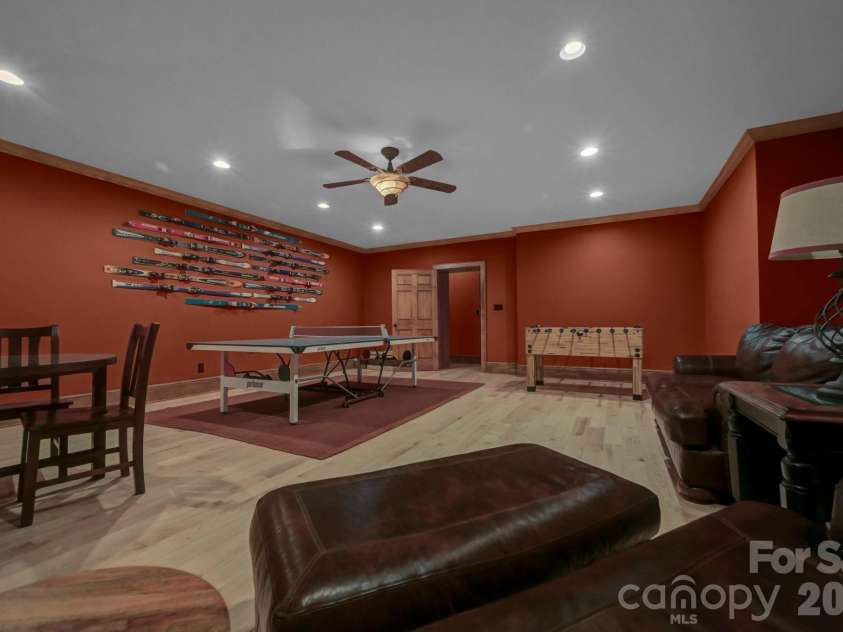 1226 Grouse Moor Drive, Sugar Mountain, NC 28604.  MLS# CAR4347212, YatesRealty ID 6670. 