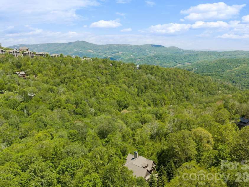 1226 Grouse Moor Drive, Sugar Mountain, NC 28604.  MLS# CAR4347212, YatesRealty ID 6670. 