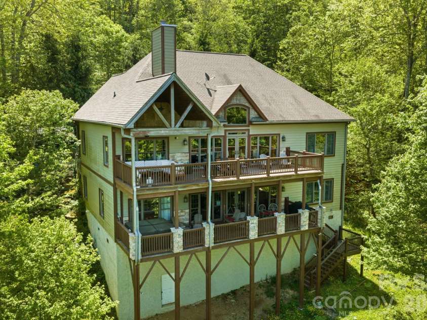 1226 Grouse Moor Drive, Sugar Mountain, NC 28604.  MLS# CAR4347212, YatesRealty ID 6670. 