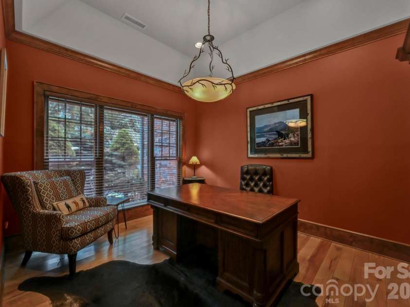 1226 Grouse Moor Drive, Sugar Mountain, NC 28604.  MLS# CAR4347212, YatesRealty ID 6670. Study