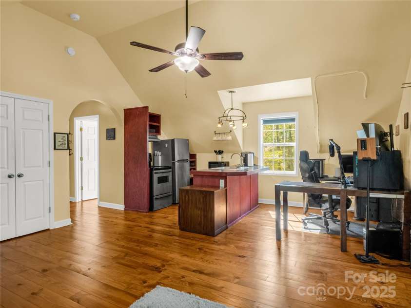 2001 Laurel Park Highway, Hendersonville, NC 28739.  MLS# CAR4246182, YatesRealty ID 6670. 2nd Living Qtrs.