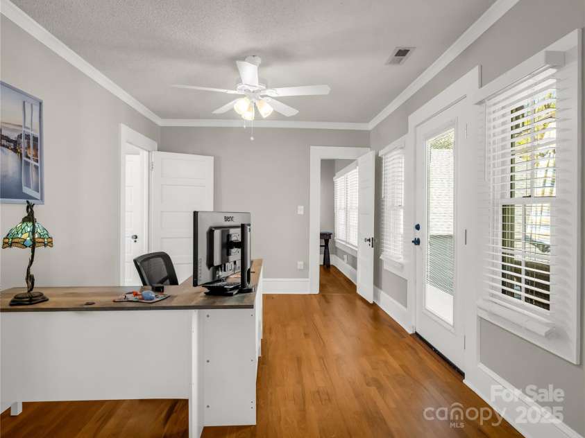 2001 Laurel Park Highway, Hendersonville, NC 28739.  MLS# CAR4246182, YatesRealty ID 6670. 