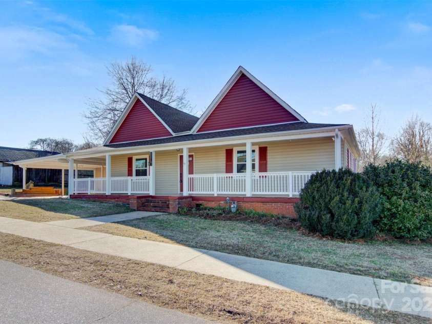 30 Forest Avenue, Granite Falls, NC 28630.  MLS# CAR4217074, YatesRealty ID 6671. 