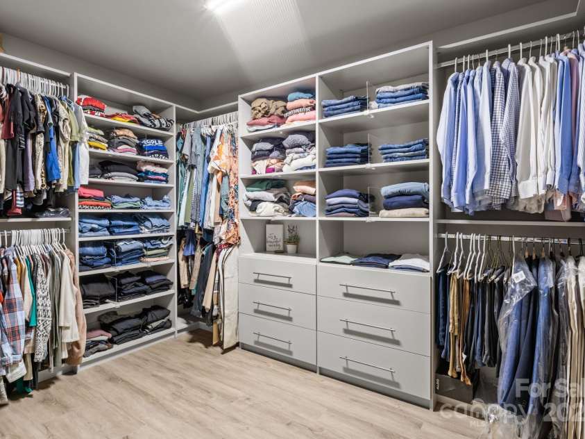 7693 Lazy Hollow Lane, Denver, NC 28037.  MLS# CAR4246674, YatesRealty ID 6672. Primary Custom Closet