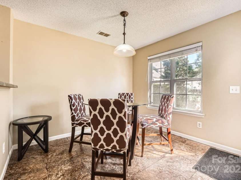 3420 Caldwell Ridge Parkway, Charlotte, NC 28213.  MLS# CAR4244733, YatesRealty ID 6674. Breakfast area.