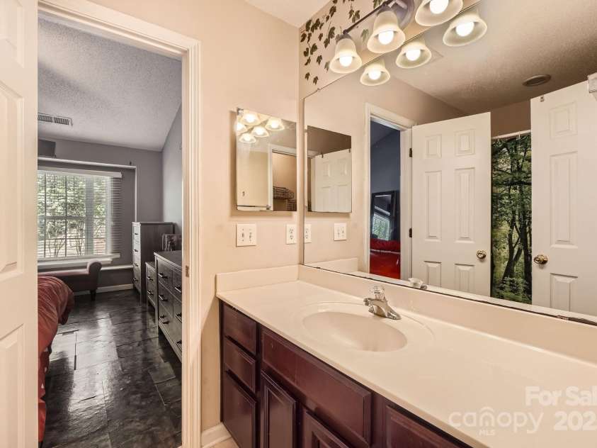 3420 Caldwell Ridge Parkway, Charlotte, NC 28213.  MLS# CAR4244733, YatesRealty ID 6674. Ensuite bath to primary bedroom 1