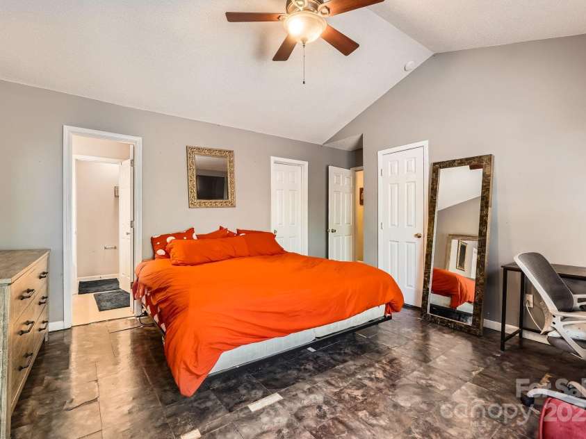 3420 Caldwell Ridge Parkway, Charlotte, NC 28213.  MLS# CAR4244733, YatesRealty ID 6674. Primary bed #1 has ensuite bath & walk in closet.