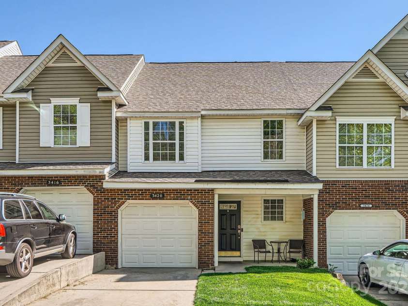 3420 Caldwell Ridge Parkway, Charlotte, NC 28213.  MLS# CAR4244733, YatesRealty ID 6674. Townhome with basement walkout!