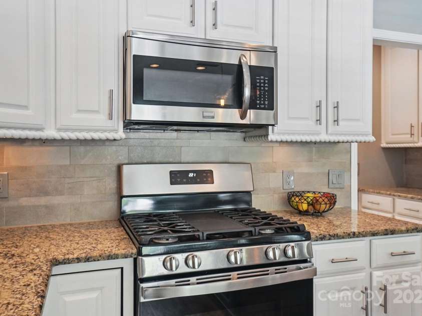 3131 Arborhill Road, Charlotte, NC 28270.  MLS# CAR4245369, YatesRealty ID 6675. 