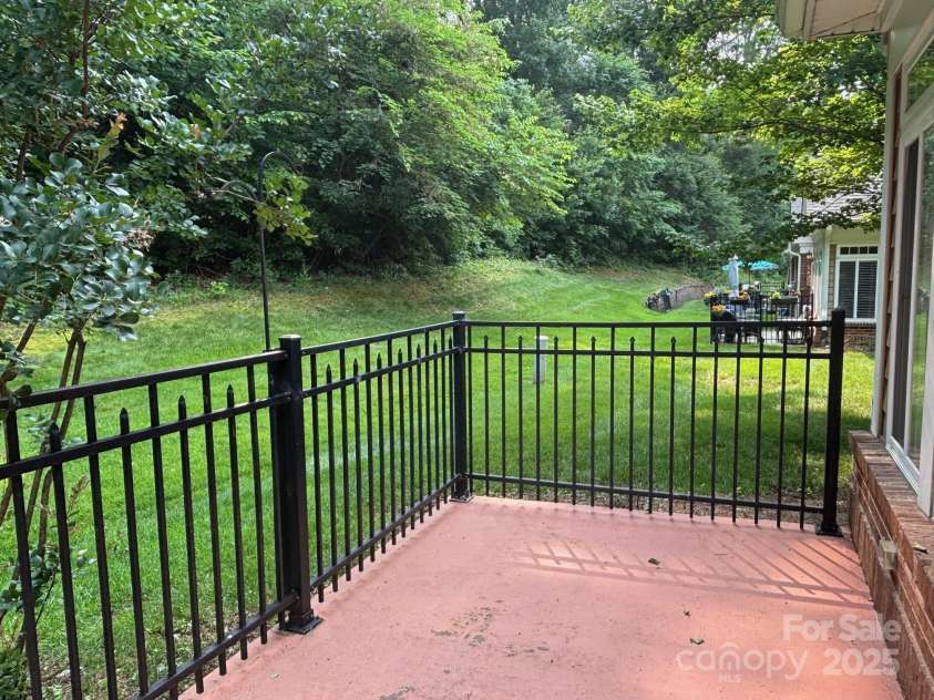 10875 Casetta Drive, Matthews, NC 28105.  MLS# CAR4266003, YatesRealty ID 6676. 