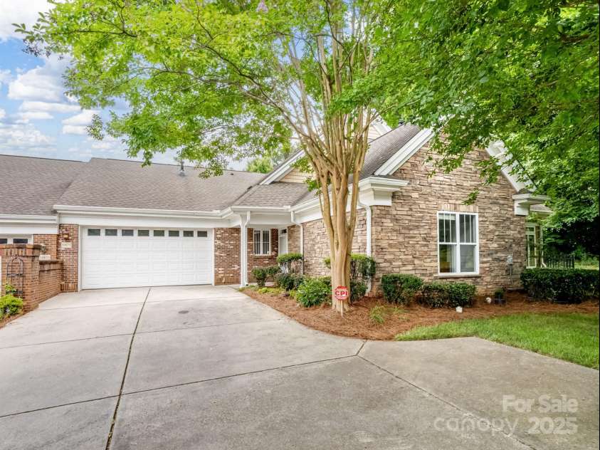 10875 Casetta Drive, Matthews, NC 28105.  MLS# CAR4266003, YatesRealty ID 6676. 