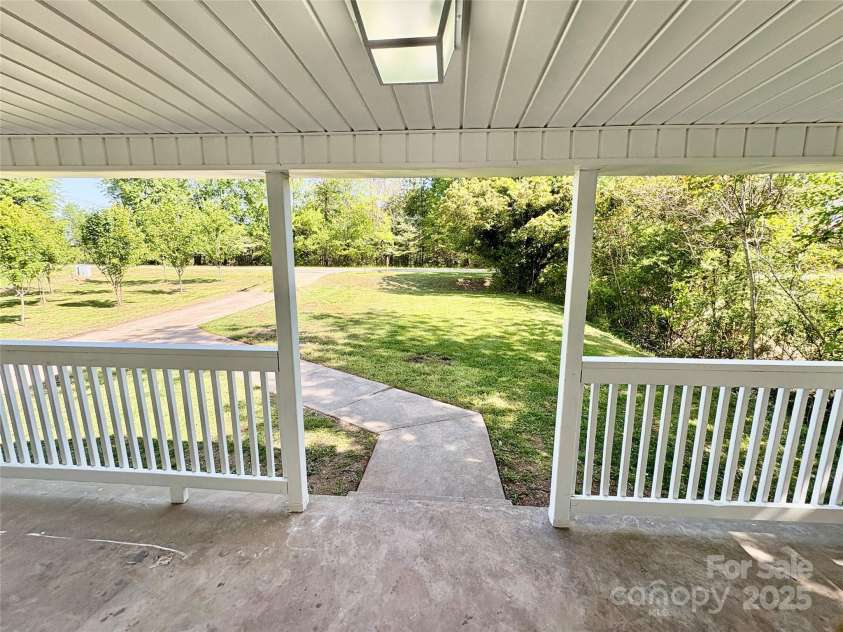 2724 Peachtree Road, Statesville, NC 28625.  MLS# CAR4248826, YatesRealty ID 6676. 