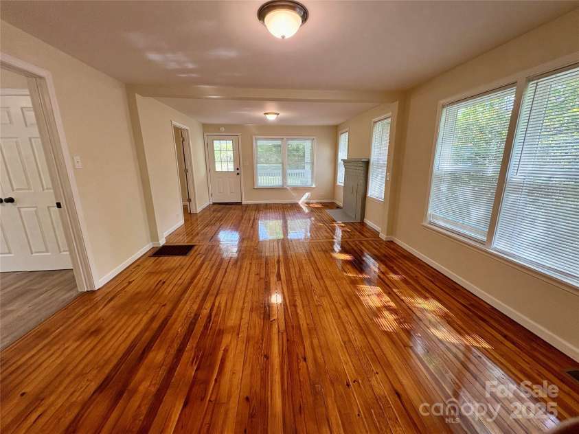 2724 Peachtree Road, Statesville, NC 28625.  MLS# CAR4248826, YatesRealty ID 6676. 