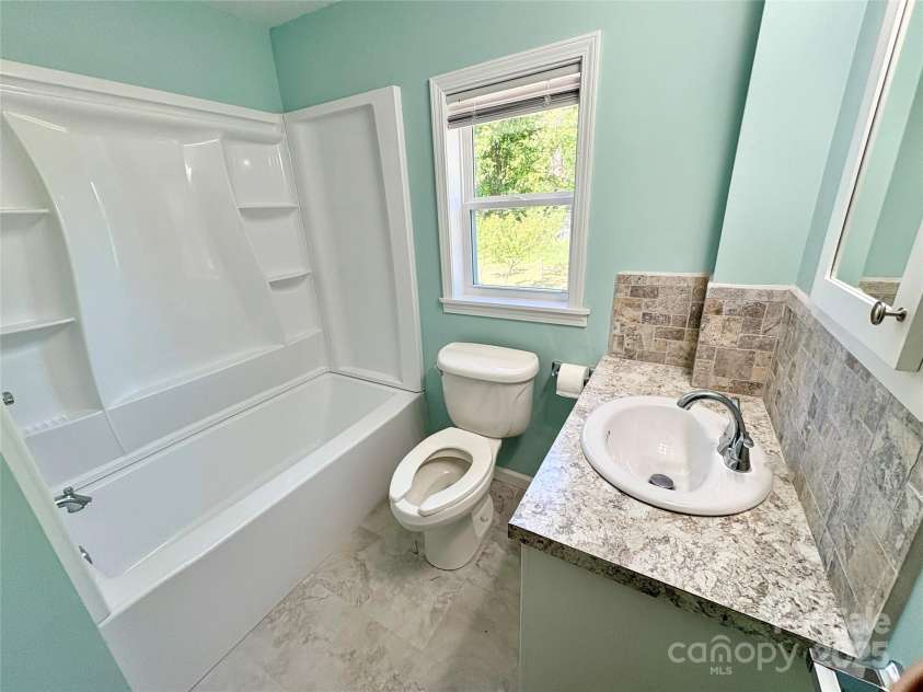 2724 Peachtree Road, Statesville, NC 28625.  MLS# CAR4248826, YatesRealty ID 6676. 