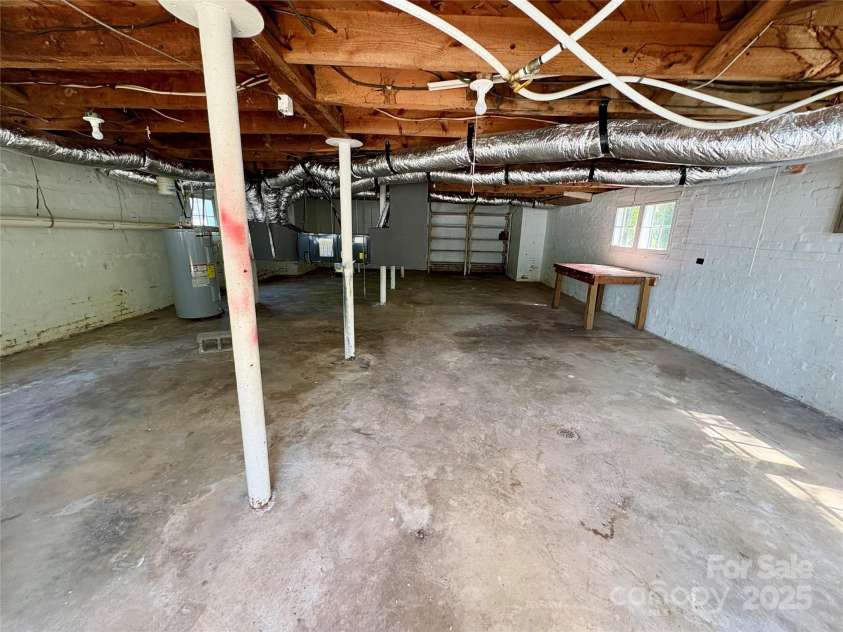 2724 Peachtree Road, Statesville, NC 28625.  MLS# CAR4248826, YatesRealty ID 6676. 