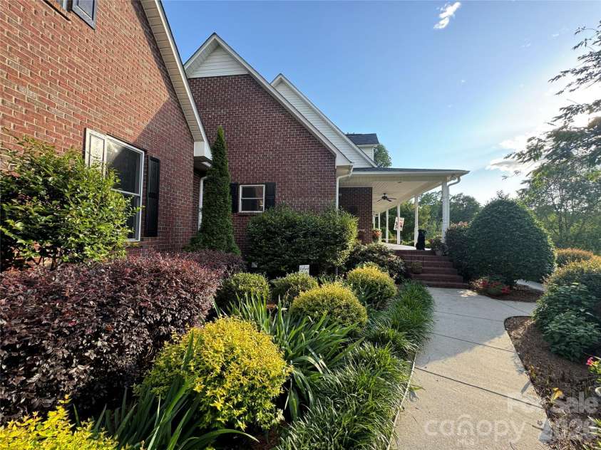 1011 Ratchford Road, York, SC 29745.  MLS# CAR4376084, YatesRealty ID 6679. 
