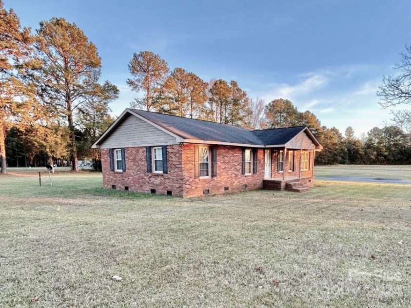 1448 Lowrys Highway, Chester, SC 29706.  MLS# CAR4204179, YatesRealty ID 6679. Front/Side View