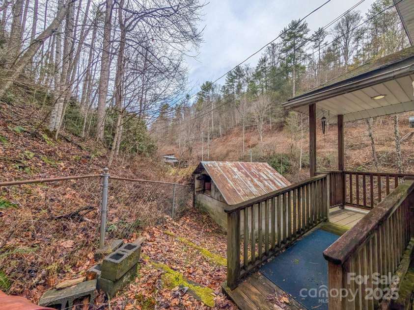 77 Griffith Branch Road, Green Mountain, NC 28740.  MLS# CAR4328405, YatesRealty ID 668. 