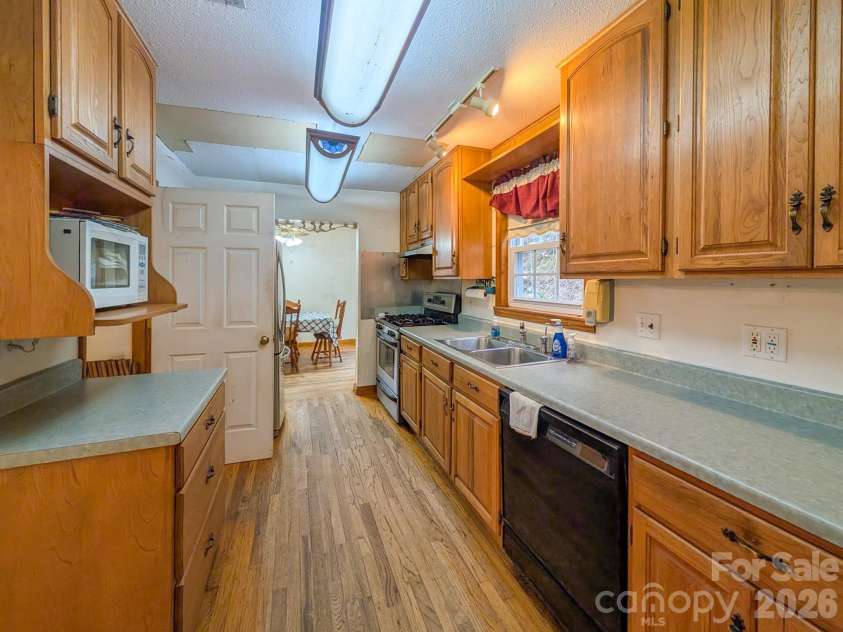 77 Griffith Branch Road, Green Mountain, NC 28740.  MLS# CAR4328405, YatesRealty ID 668. 