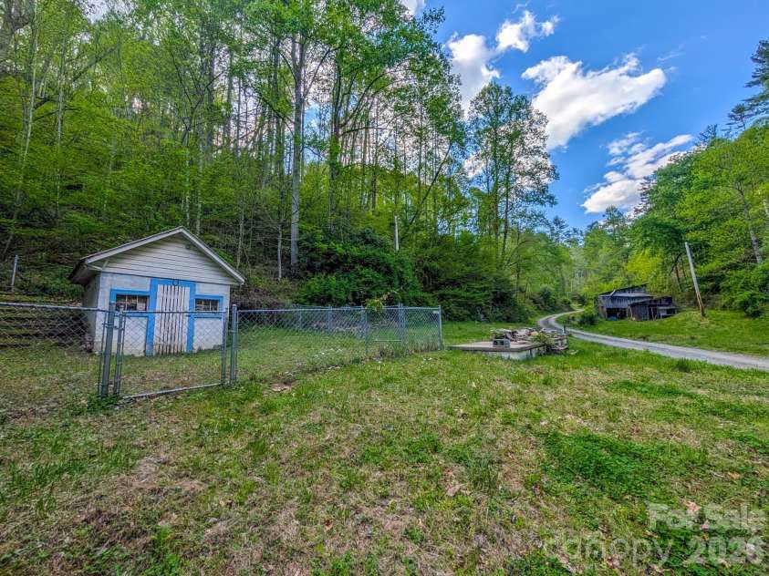 77 Griffith Branch Road, Green Mountain, NC 28740.  MLS# CAR4328405, YatesRealty ID 668. 