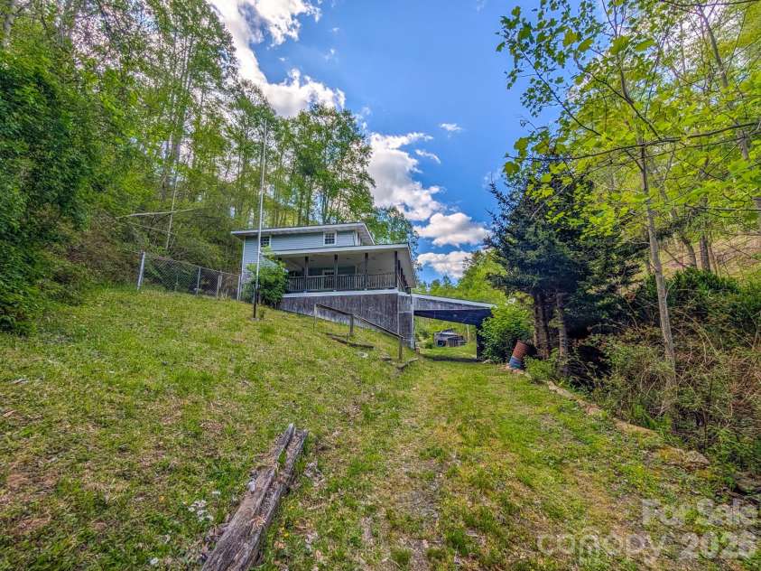 77 Griffith Branch Road, Green Mountain, NC 28740.  MLS# CAR4328405, YatesRealty ID 668. 