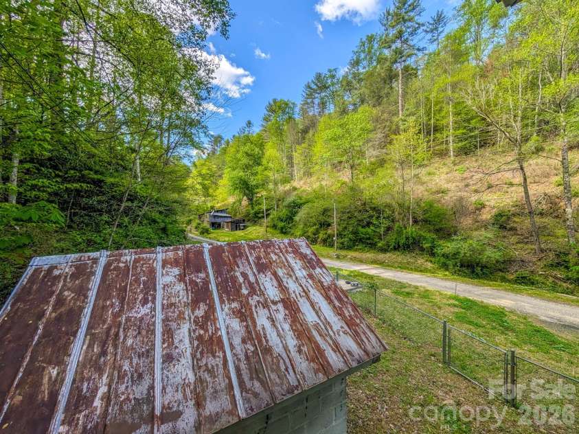 77 Griffith Branch Road, Green Mountain, NC 28740.  MLS# CAR4328405, YatesRealty ID 668. 