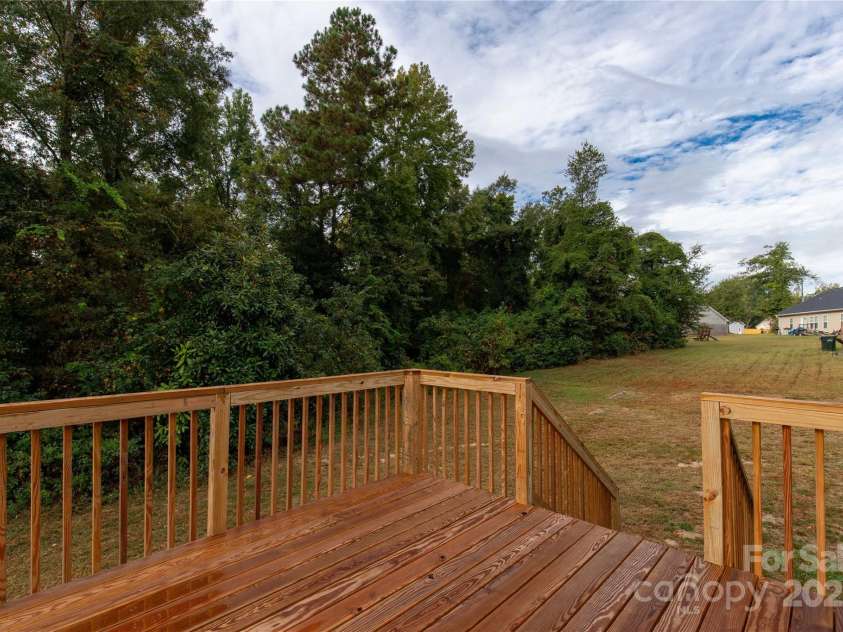 325 East Street, Heath Springs, SC 29058.  MLS# CAR4306579, YatesRealty ID 6681. 