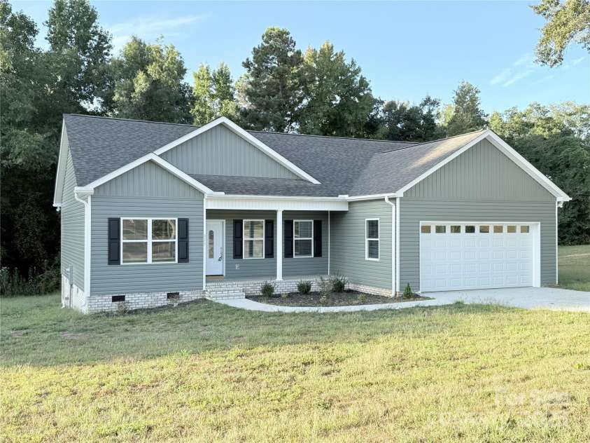 325 East Street, Heath Springs, SC 29058.  MLS# CAR4306579, YatesRealty ID 6681. 