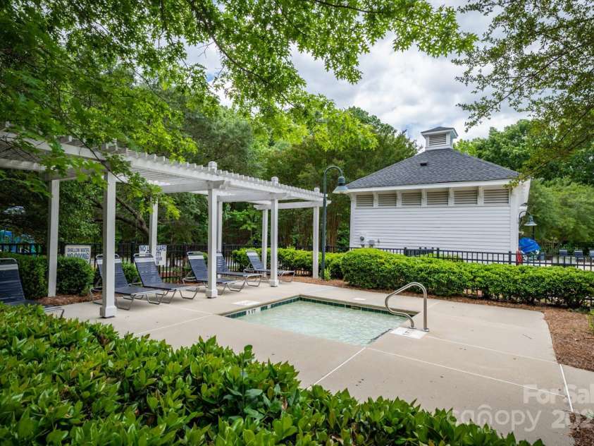 875 Stratford Run Drive, Fort Mill, SC 29708.  MLS# CAR4229364, YatesRealty ID 6682. One of two community toddler pools