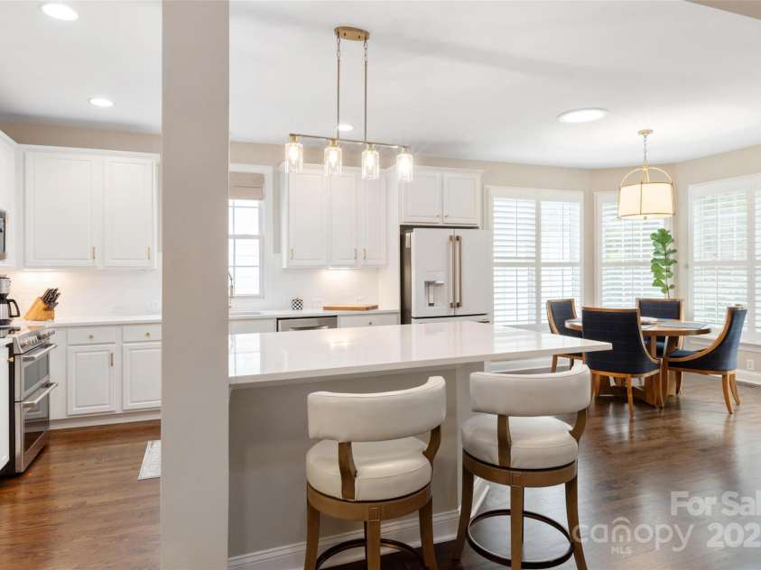 875 Stratford Run Drive, Fort Mill, SC 29708.  MLS# CAR4229364, YatesRealty ID 6682. White QUARTZ countertops